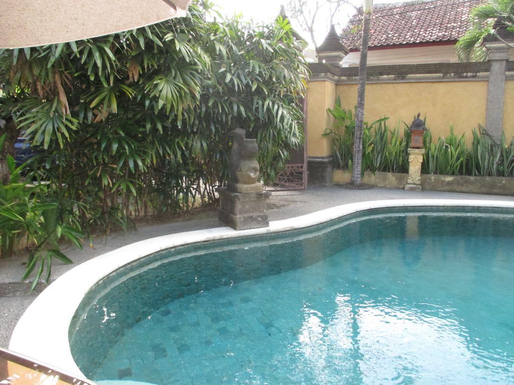 Yuli Bungalows Kuta  Luaran gambar