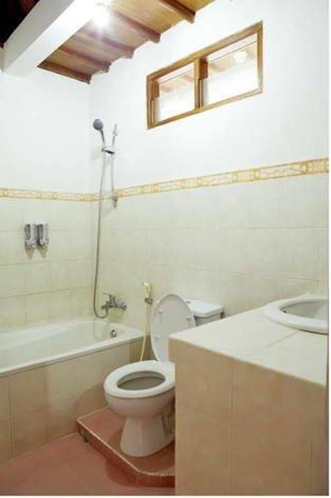 Yuli Bungalows Kuta  Luaran gambar
